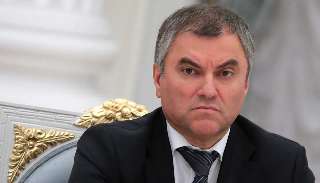 Документ, принятие которого завершилось во втором и третьем чтениях, расширяет действие статьи КоАП 27.20 на физических лиц и даёт возможность арестовывать имущество при составлении административных протоколов; закон вступит в силу 1 сентября 2026 года.