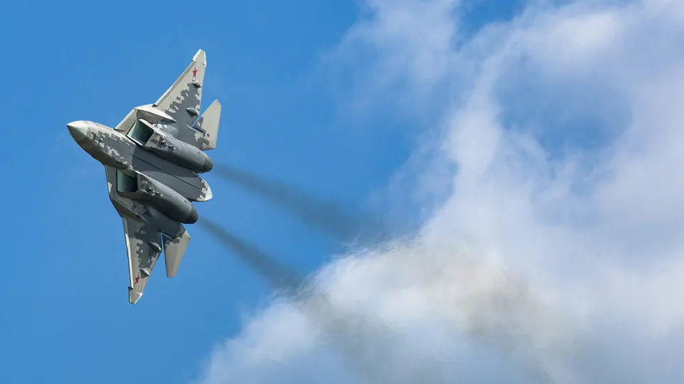 Минпромторг предъявил к петербургскому АО «Авиационная и морская электроника» требование о взыскании полной стоимости госконтракта на разработку газоразрядных видеомодулей — работы по третьему этапу просрочены более шести лет. Одновременно снижены целевые показатели импортозамещения в электронной промышленности из‑за дефицита финансирования.