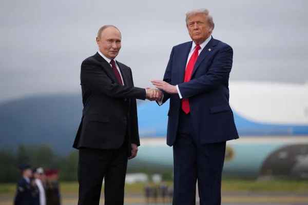 Трамп планирует обсудить с лидерами Украины и России возможности прекращения войны; спецпосланники США продолжат посреднические контакты.
