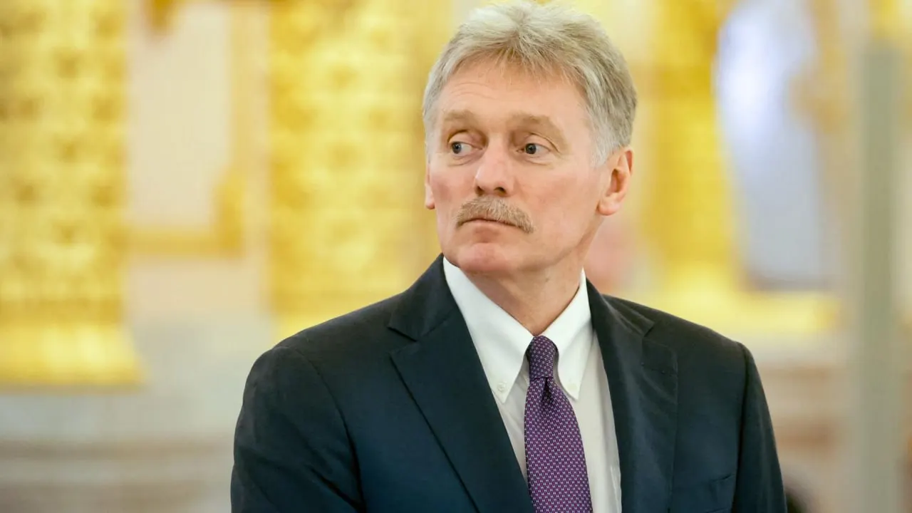 Пресс‑секретарь президента заявил, что вмешательство западных стран превратило специальную военную операцию в полноценную войну, обвинив их в помощи Киеву и назвав удары по гражданской инфраструктуре террористическими.