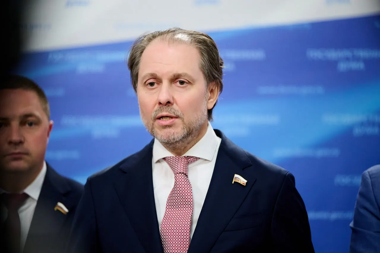 Депутат от ЛДПР Владимир Сысоев стал председателем комитета по охране здоровья, хотя не имеет профильного медицинского образования.
