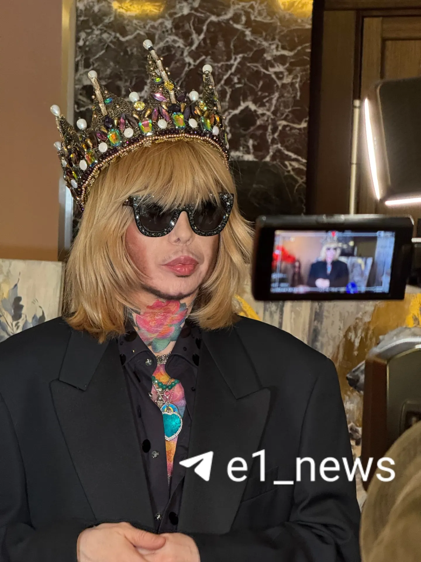 В культурном центре прошёл фестиваль моды с участием более 25 дизайнеров со всей страны; мероприятие подчеркнуло федеральный масштаб и поддержку российского производства.