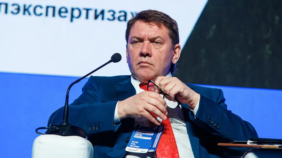 Гендиректор ГКЗ задержан по подозрению в получении взятки в особо крупном размере; следственные действия продолжаются.