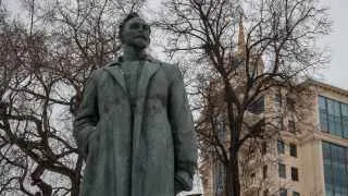 Президент России подписал указ о возвращении имени Феликса Дзержинского Академии ФСБ, созданной на базе бывшей Высшей школы КГБ. Решение подано как признание заслуг академии и «вклада» основателя ВЧК в обеспечение государственной безопасности.