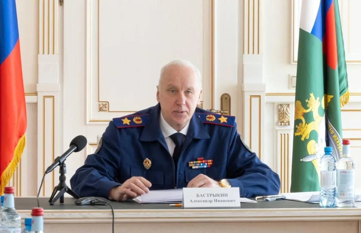 Председатель Следственного комитета России Александр Бастрыкин поручил провести проверку детских книг писателя Григория Остера, в том числе сборника «Вредные советы», посчитав их содержание сомнительным с педагогической точки зрения.