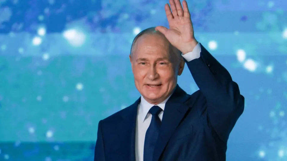 Президент Владимир Путин заявил, что во время ограничений доступа к интернету для россиян должны оставаться доступными жизненно важные цифровые сервисы, включая Госуслуги, платежные системы и запись к врачу.