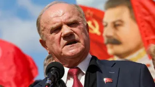 Лидер КПРФ Геннадий Зюганов в Госдуме заявил о провале экономики и предупредил о возможном повторении событий 1917 года, отметив, что блогер Виктория Боня озвучила в обращении к Владимиру Путину те же проблемы, на которые коммунисты давно указывают властям.