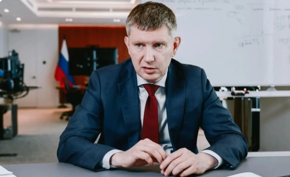 Максим Решетников выделил три приоритета: структурные реформы для роста инвестиций и производительности, бюджетная консолидация и сохранение гибкости экономики для поддержки бизнеса и конкуренции.