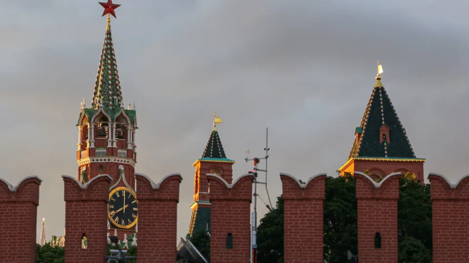 Помощник президента РФ Юрий Ушаков заявил, что продолжение формата США—Украина—Россия невозможно, пока Киев не выведет войска из контролируемой им части Донбасса; Москва ранее ставила аналогичные условия для продолжения переговоров.