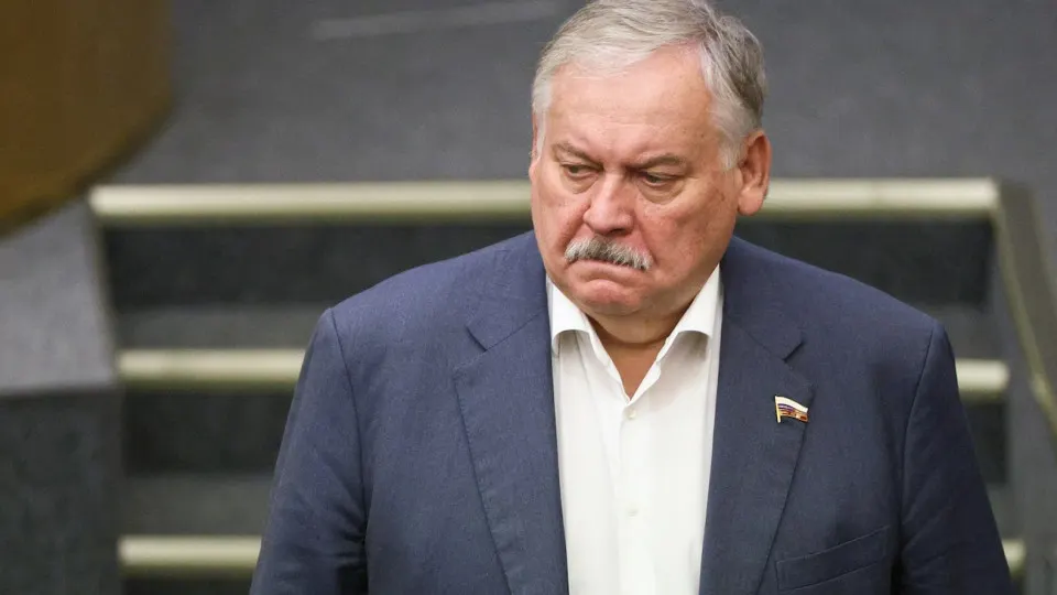 Первый зампред думского комитета Константин Затулин обвинил Латвию и Эстонию в нарушении обещаний русским при распаде СССР; заявление прозвучало на фоне законопроекта, который расширяет полномочия президента по защите россиян за границей.