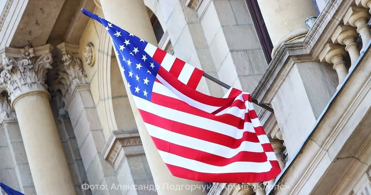 Президент США сообщил в соцсетях о разрешении немедленного прекращения морской блокады Ирана; подписание соглашения и разминирование Ормузского пролива намечены на 19 июня. Иран подтвердил планы по меморандуму, а Россия ввела временные ограничения на рейсы в Иран.