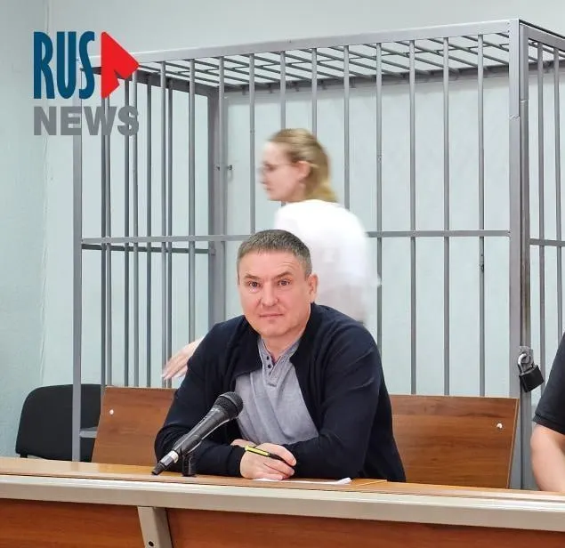 Суд отклонил иск правозащитника Алексея Соколова: в карцере бумагу и ручку выдают не более полутора часов в день, что делает полноценную подготовку к суду практически невозможной.