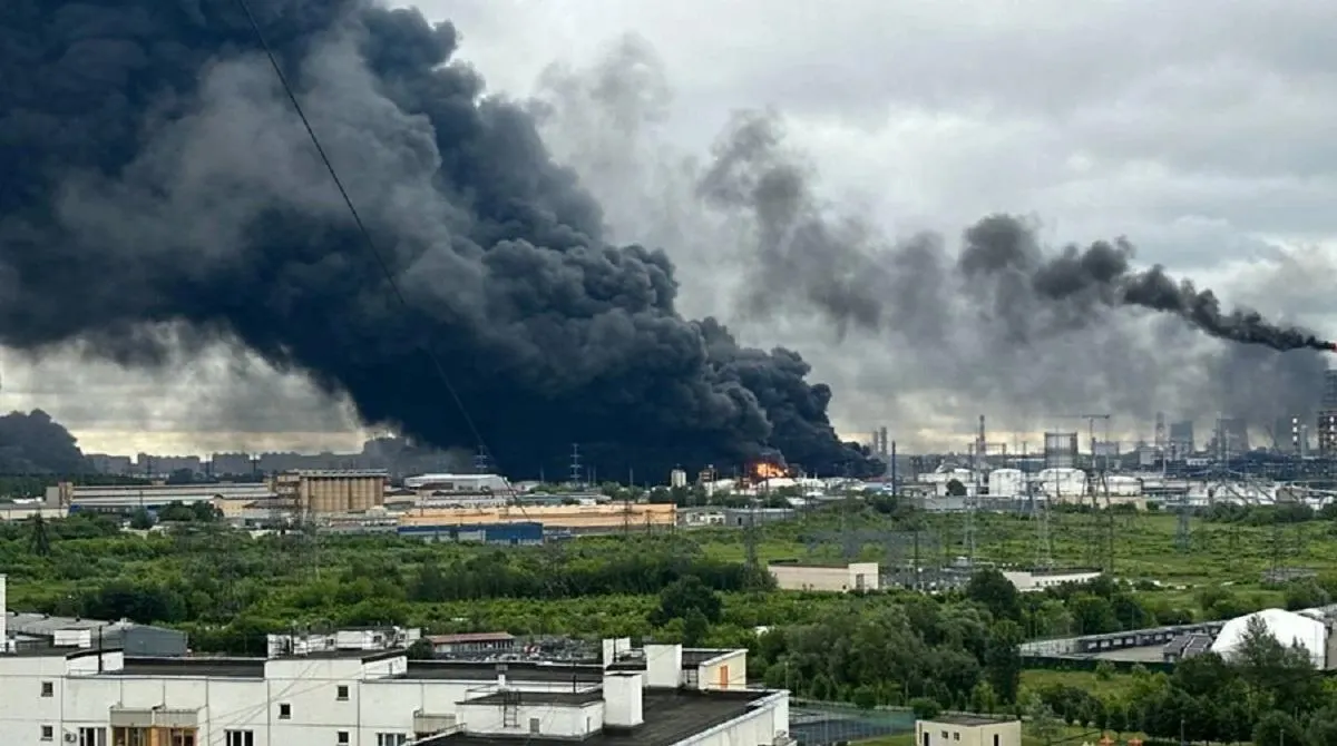 Атаки на НПЗ сократили производство бензина и вызвали дефицит в ряде регионов, но куда существеннее удар по доходам бюджета нанесло падение мировых цен на нефть после разблокировки Ормузского пролива.