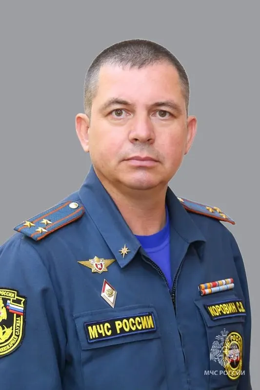 Президент подписал указ о назначении полковника Сергея Коровина главой краевого управления МЧС. Он служит в системе более 25 лет, участвовал в крупных тушениях пожаров и ликвидации паводков, имеет ряд боевых и ведомственных наград.