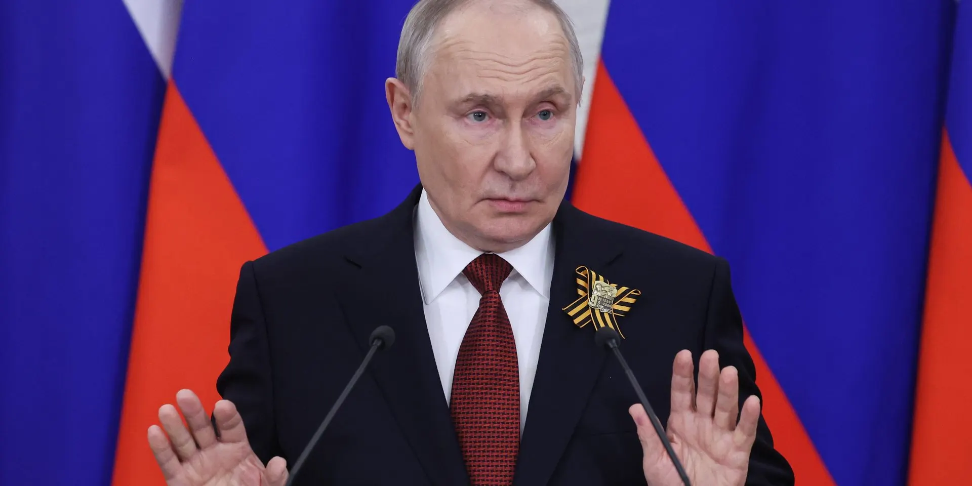 Минфин и Центробанк предупреждают, что бюджет не выдержит текущего уровня военных расходов; власти рассматривают урезание невоенных статей бюджета, чтобы снизить дефицит.