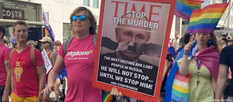 После признания «движения ЛГБТК» экстремистским организации перешли в подполье, уехали за границу или сосредоточились на онлайн‑помощи, эвакуациях и кризисной поддержке.