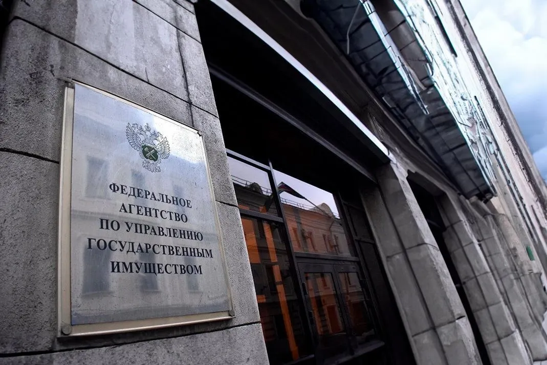 Палата отменила ценовой порог и обязательную полугодовую паузу при повторных торгах; введены требования к оценщикам и организаторам аукционов, для религиозной собственности отменён срок давности оспаривания приватизации.