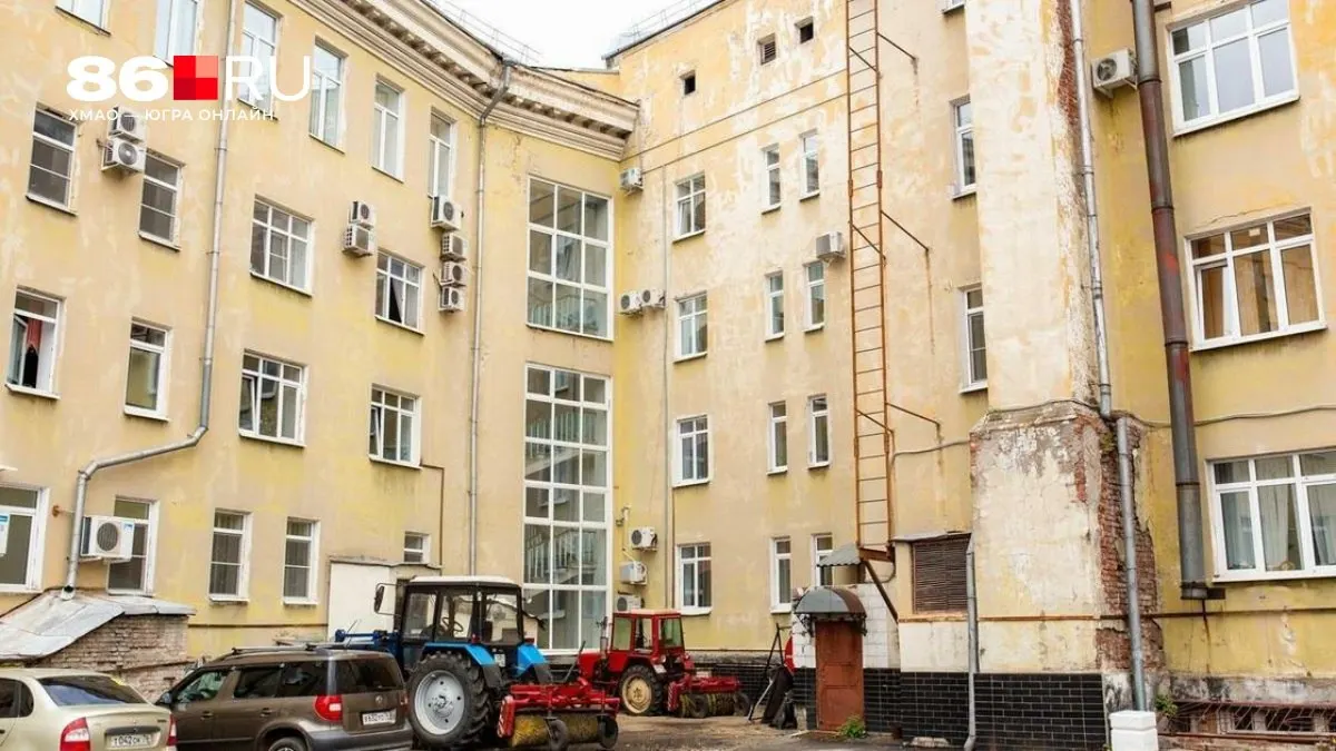 Госдума объяснила порядок принятия решений об устройстве парковочных мест во дворе многоквартирного дома и перечислила ключевые требования и ограничения.