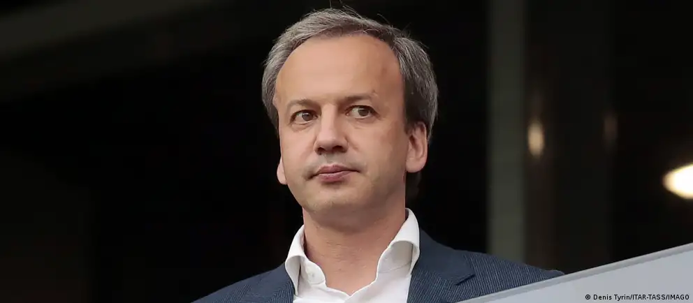 Аркадий Дворкович заявил, что будет обжаловать своё включение в санкционный список Евросоюза и до решения суда сложил полномочия президента Международной шахматной федерации; его обязанности возьмёт на себя Вишванатан Ананд.