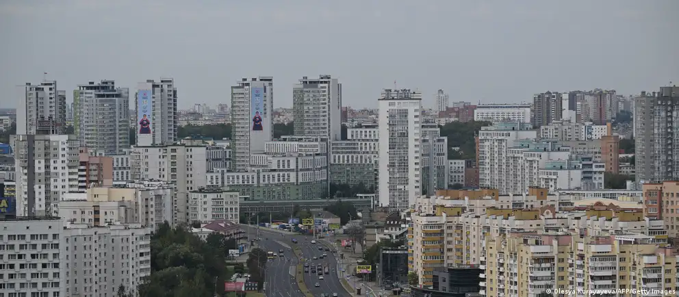 Госсекретарь Совбеза Беларуси рекомендовал временно не ездить в Россию, особенно в приграничные зоне, после сообщений о двух ударах по автобусам с гражданами Беларуси в Брянской области.