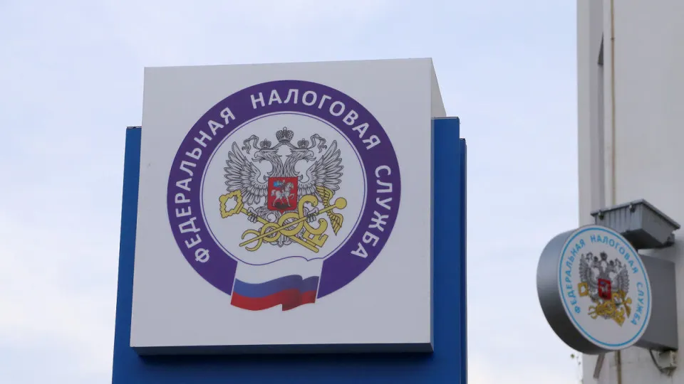 Несколько волн повышения налогов и ужесточение собираемости привели к рекордной налоговой нагрузке: государство забирает примерно треть квартального ВВП, а дефицит бюджета в условиях роста военных расходов резко увеличился.