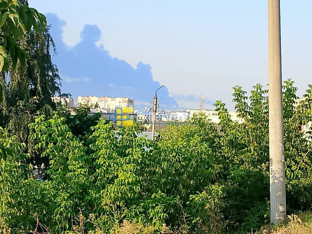 Пожар на Ильском НПЗ в Краснодарском крае после падения беспилотника, ранения — 5 человек. В Самарской и Липецкой областях зафиксированы новые инциденты; идут работы служб.