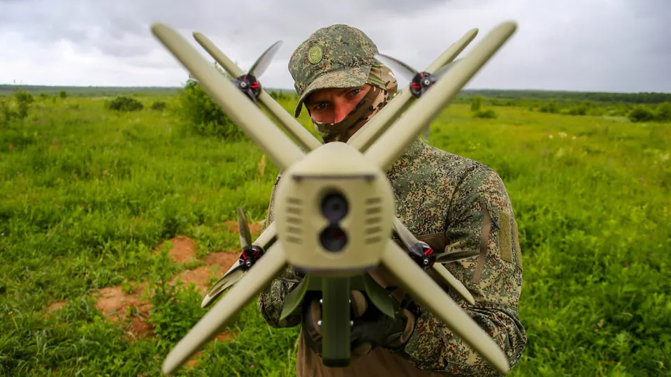 Формируются FPV‑перехватчики и привлекаются резервисты для защиты инфраструктуры, заявляют военные.