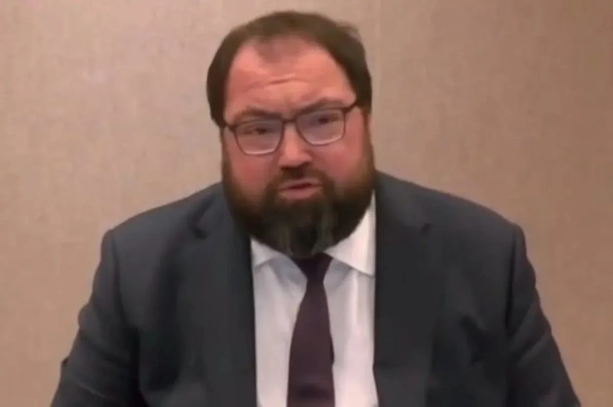 Глава Минцифры заявил, что механизм верификации от Google может повлиять на установку российских приложений на Android, особенно для тех, чьи сервисы уже удалены. Минцифры оценивает риски и ищет пути минимизации.