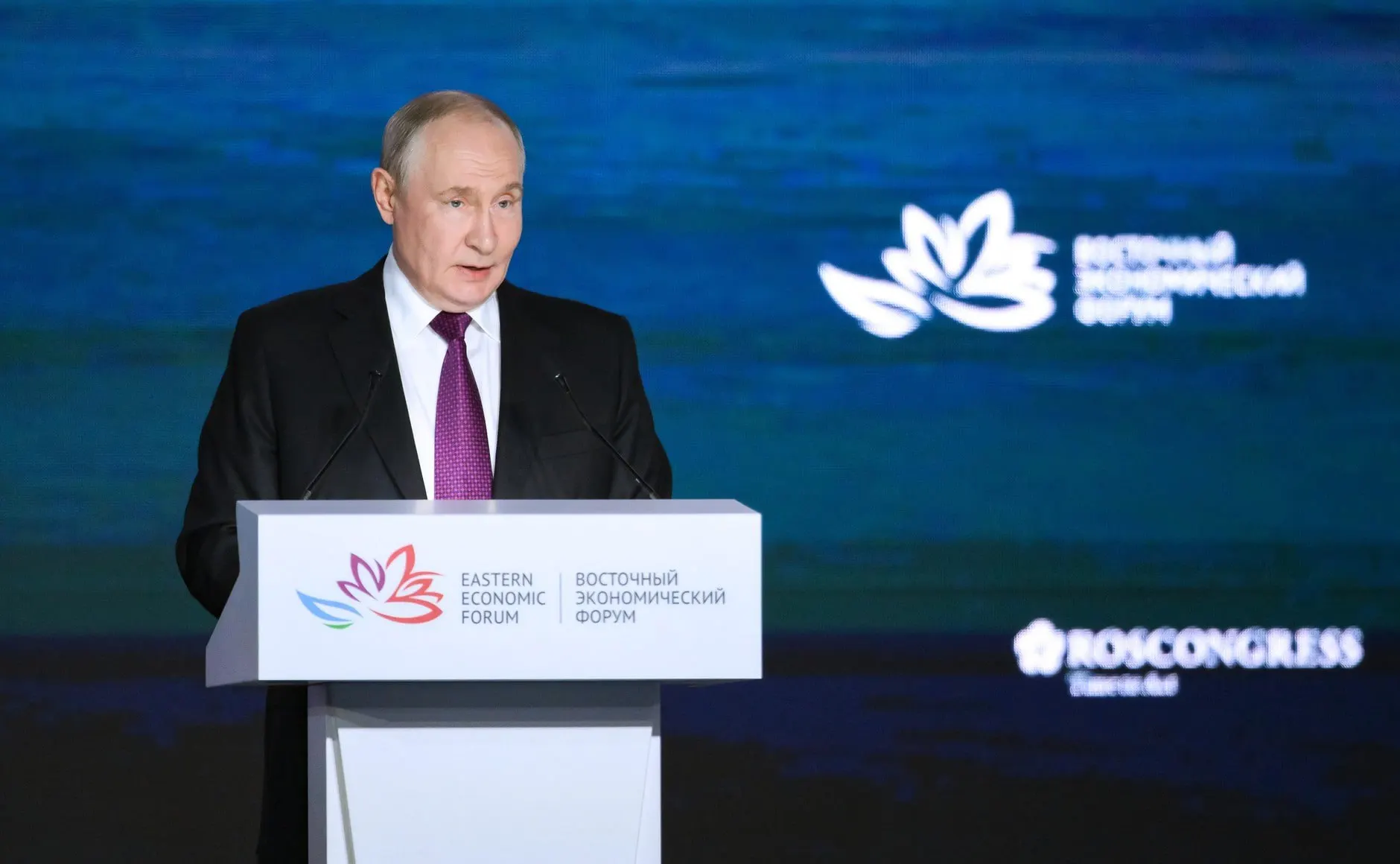 Президент назвал демографические проблемы одним из главных вызовов и подчеркнул, что влияние на рождаемость определяется множеством факторов; СВО не является основным фактором.