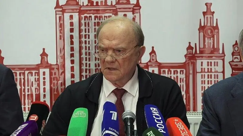 Лидер КПРФ заявил, что экономическое отставание и рост тарифов требуют нового курса; иначе люди окажутся под давлением роста ЖКХ, падения доходов и ухудшения благосостояния.