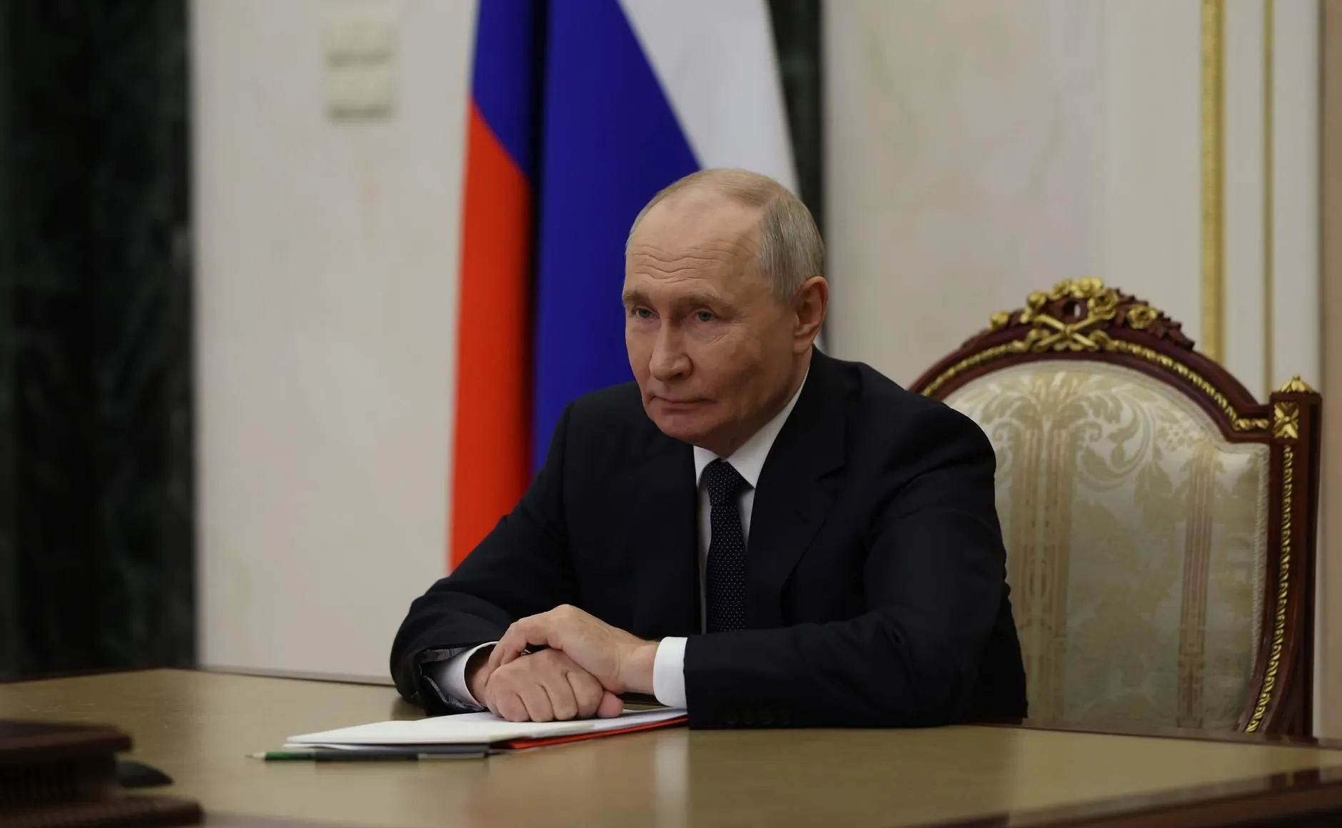 Приводим основные заявления участников и ключевые моменты начала беседы.