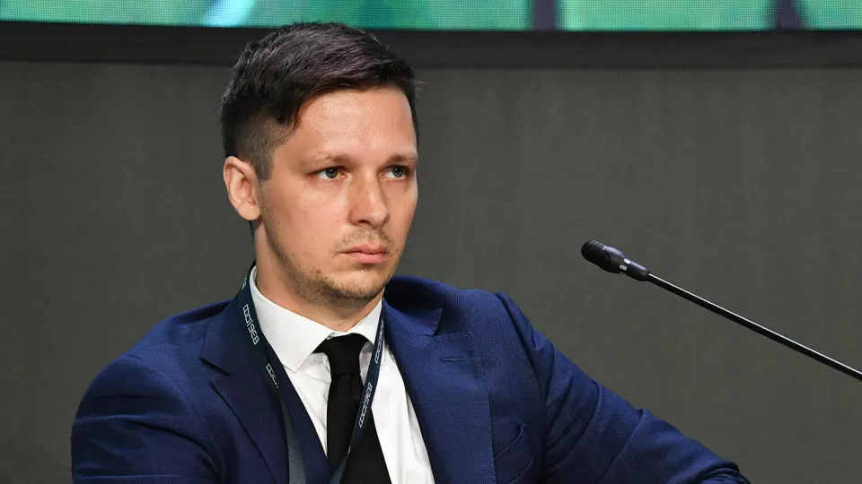 Рост государственного сектора и новые налоговые меры формируют бюджет страны: Минфин прогнозирует дефицит, а эксперты предупреждают о рисках для бизнеса и инвестиций.